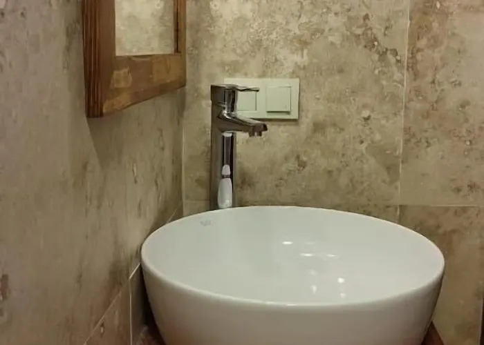 Balloon View Hotell 3*